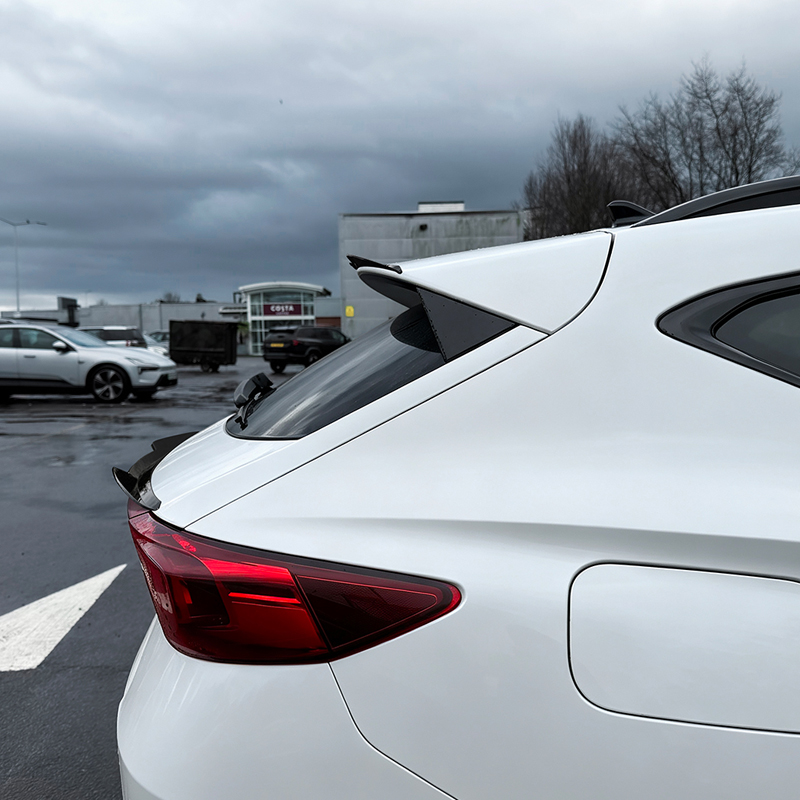 Onderste achterspoiler  Cupra Formentor 2020-2024 & Facelift 2024- (ABS Glanzend zwart)