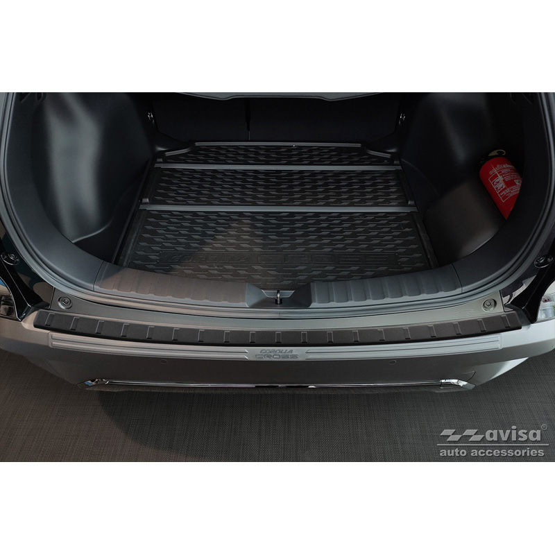 Matzwart RVS Achterbumperprotector  Toyota Corolla Cross 2022- 'Ribs'
