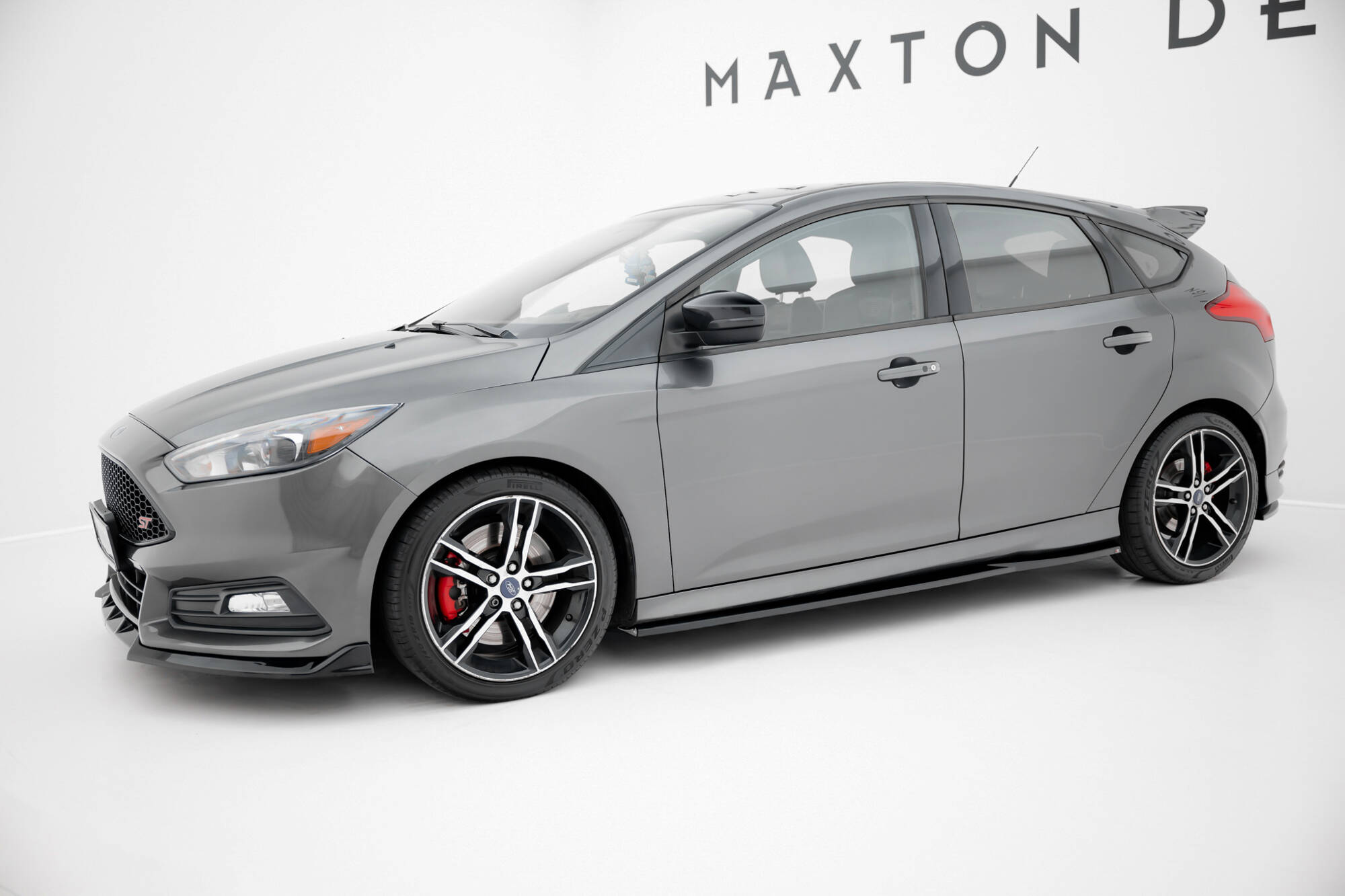 Street Pro Zijskirts Ford Focus ST MK3 Facelift Maxton Glanzend zwart