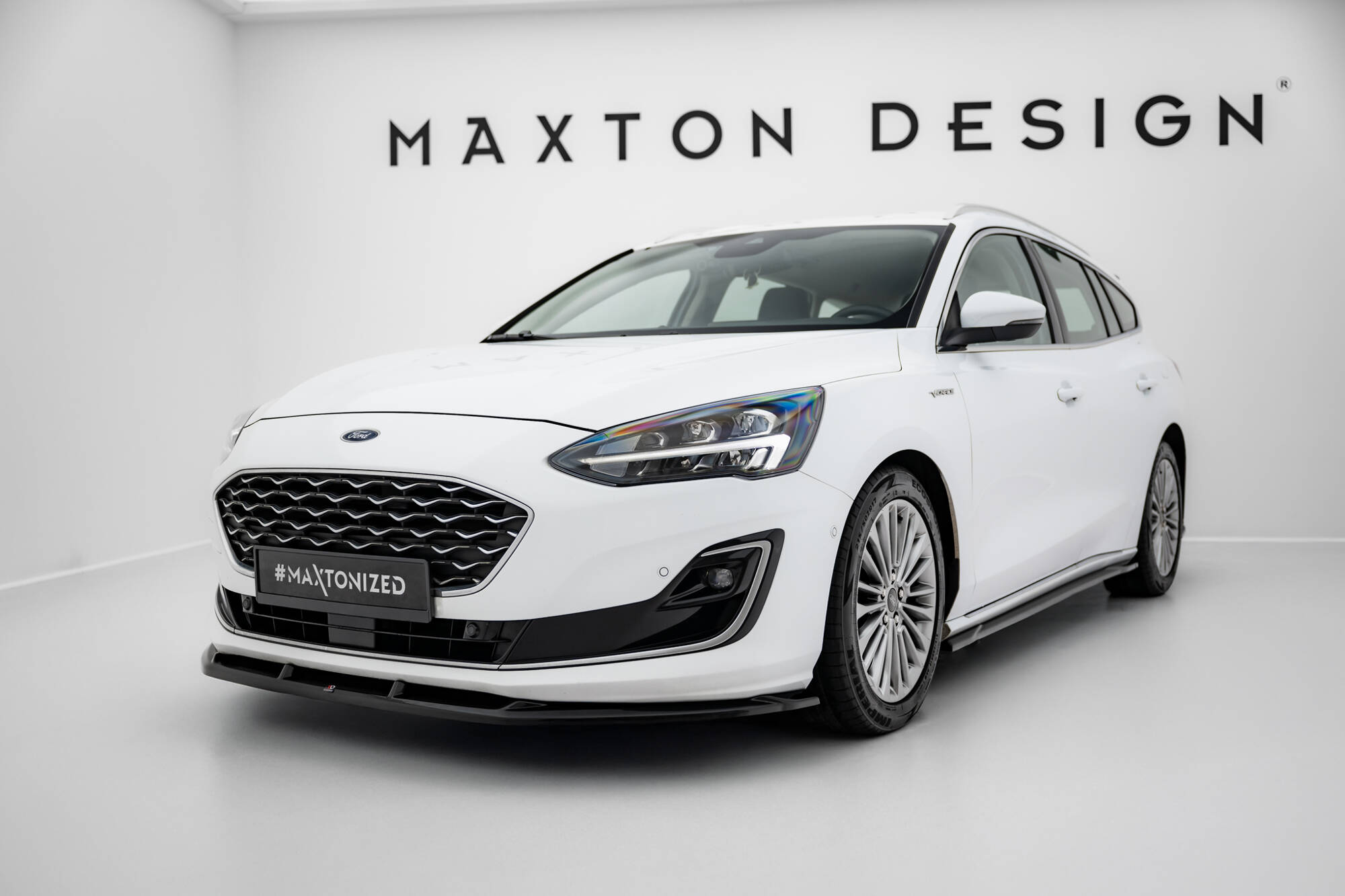 Voorspoiler V.1 Ford Focus Vignale MK4 Maxton Glanzend zwart