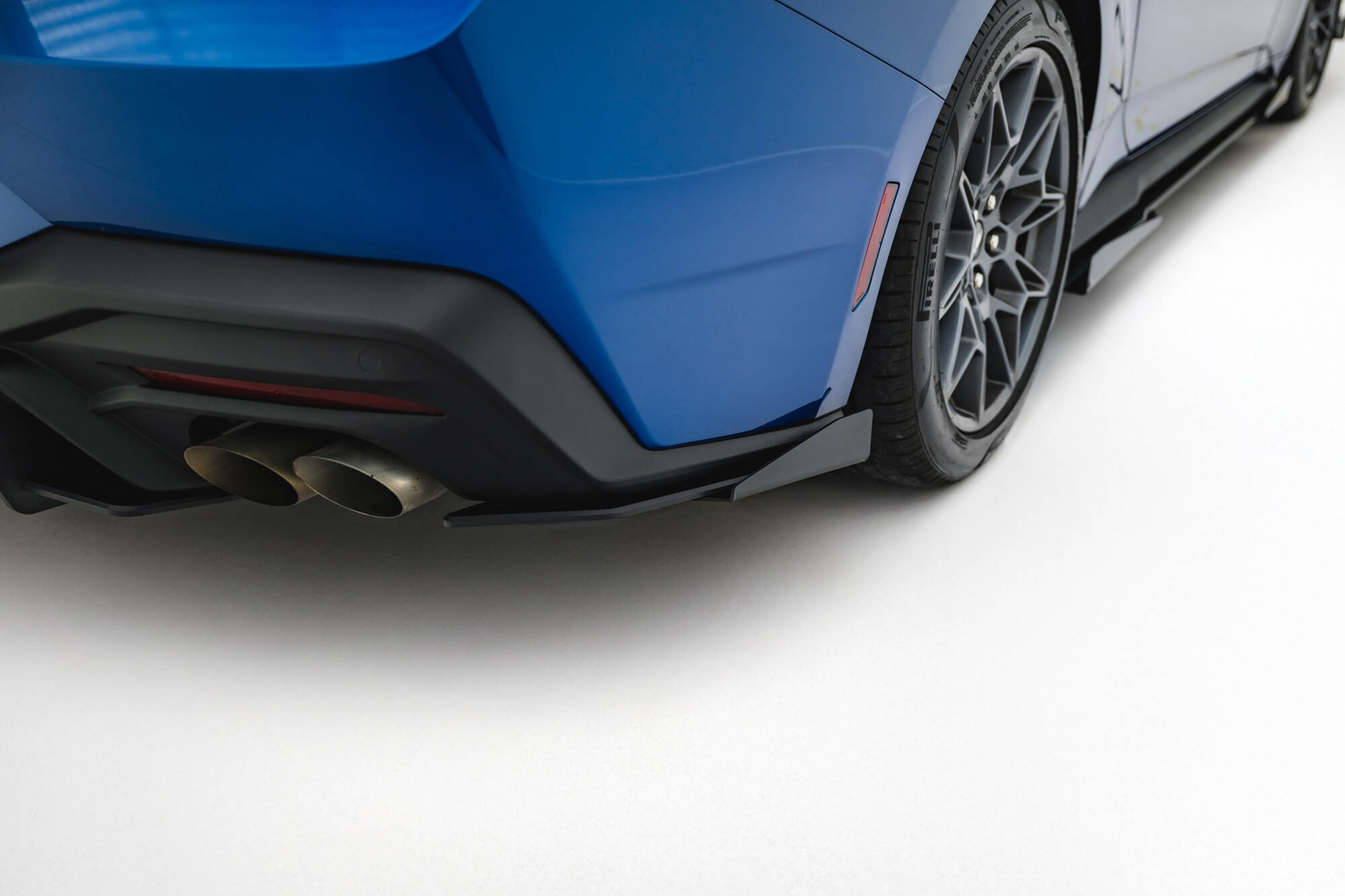 Street Pro Achterzij Spoilers + Flaps Ford Mustang GT MK7 Maxton Glanzend zwart