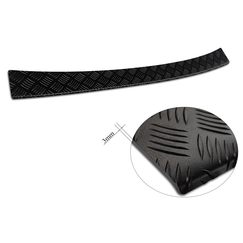 Matzwart Aluminium Achterbumperprotector  Citroën Berlingo (Multispace) & Peugeot Partner 2008-2015 & 2015-2018 & 2018- & Peugeot Rifter 2018- & Opel Combo E 2018- & Toyota Proace City/Verso 2019- & Fiat Doblo 2022- 'Riffled Plate'