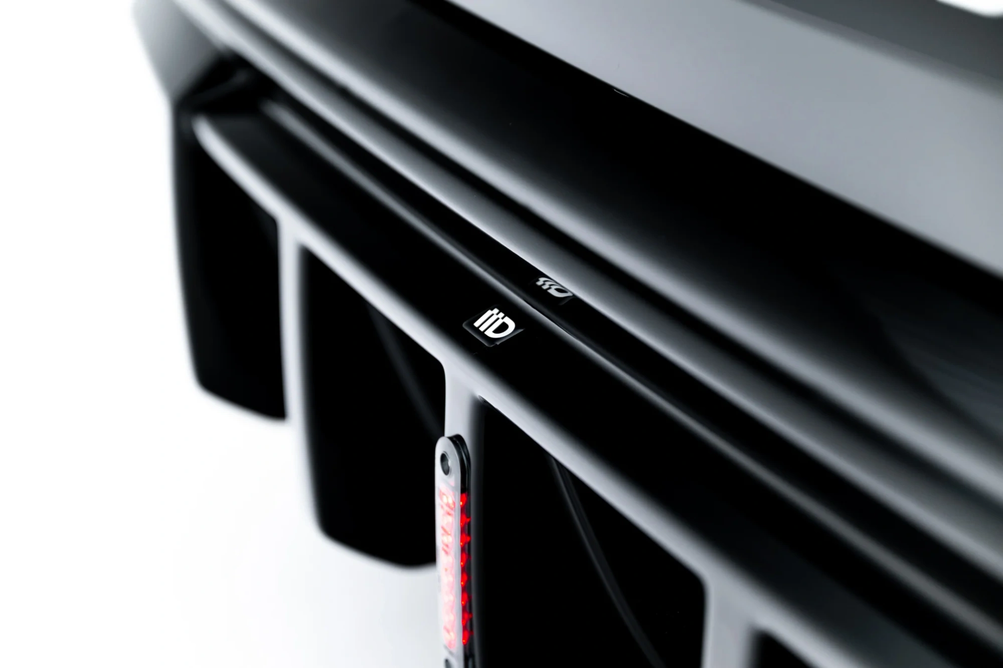 Diffuser Audi RS3 Sedan 8Y Facelift Maxton Glans Zwart met LED