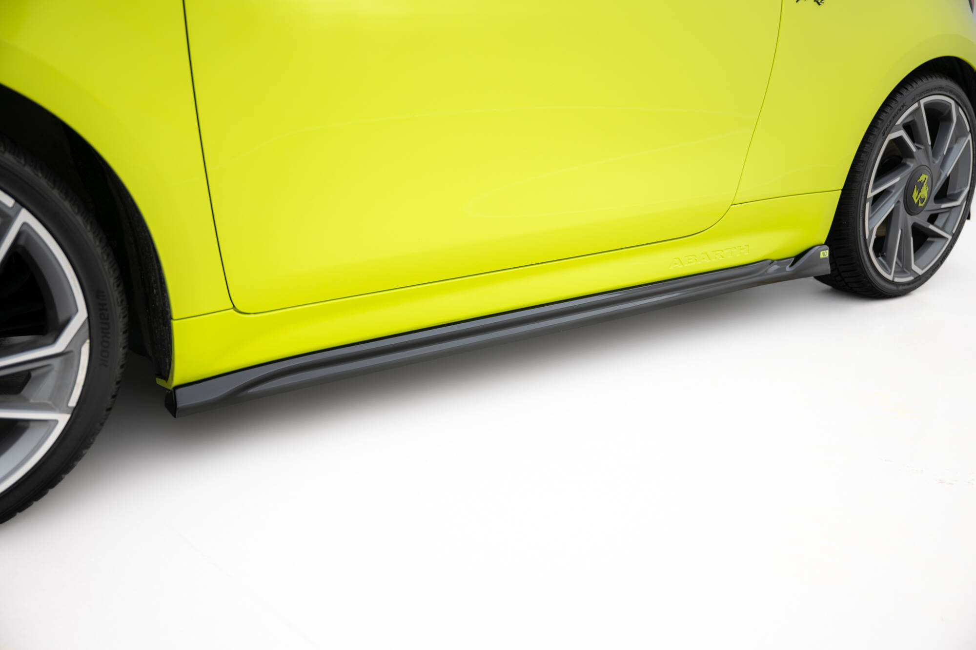 Zijskirts Abarth 500e Maxton Glanzend zwart