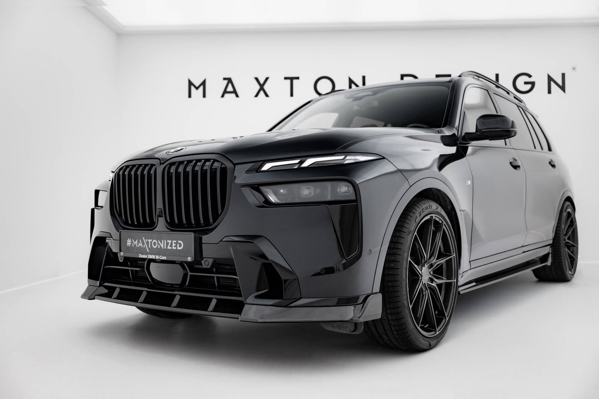 Carbon Fiber Voorspoiler BMW X7 M-Pack G07 Facelift Maxton Glanzend zwart