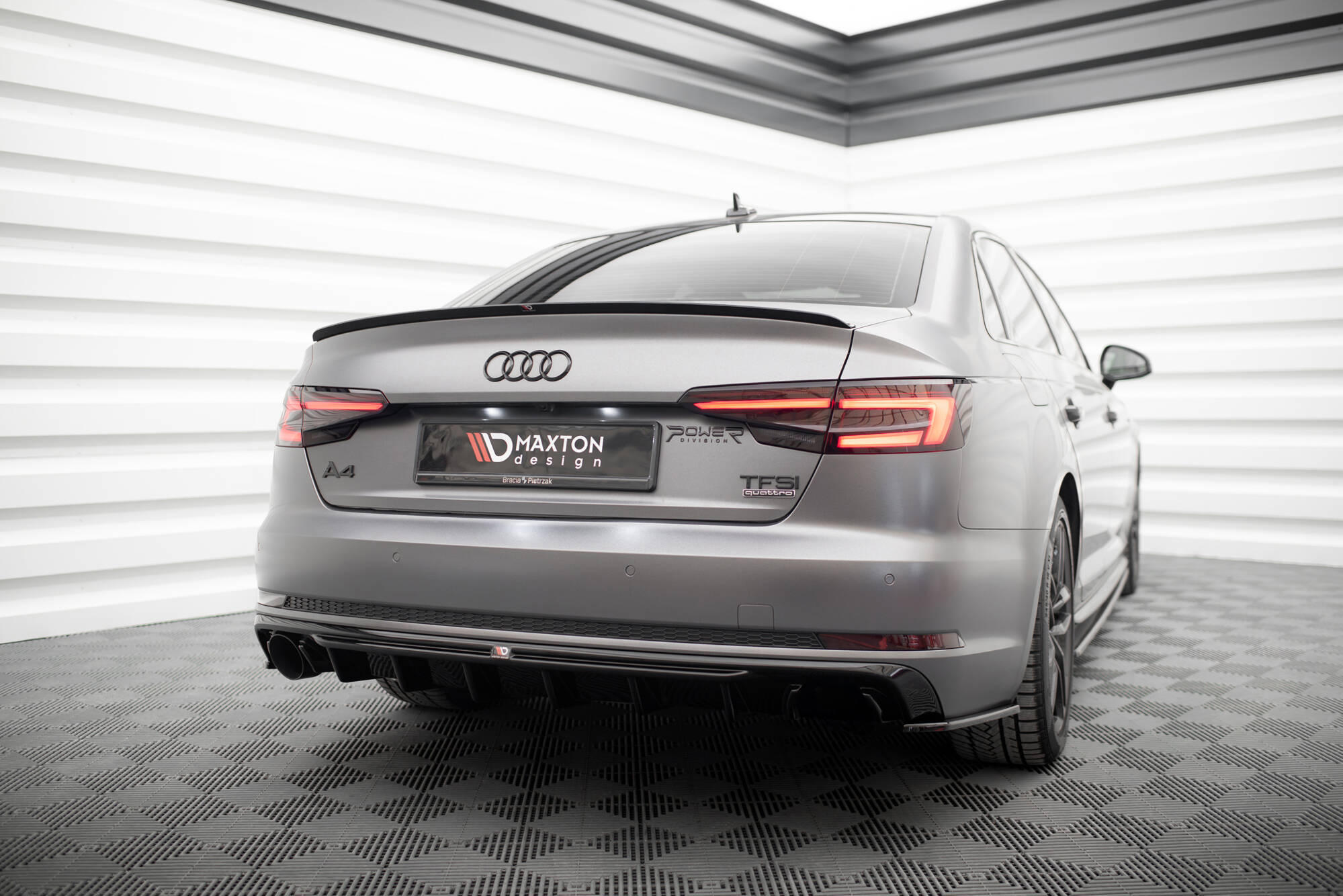 Achter Diffuser Audi A4 S-line B9 Maxton Glanzend zwart