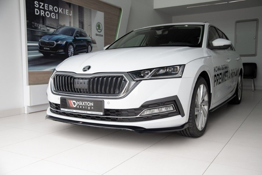 Voorspoiler Skoda Octavia 4 Maxton Design glans zwart V.2