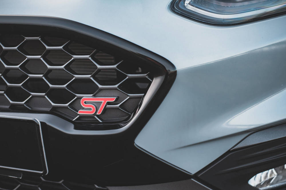 Grill V.3 Ford Fiesta ST/ST-line Maxton Glans Zwart