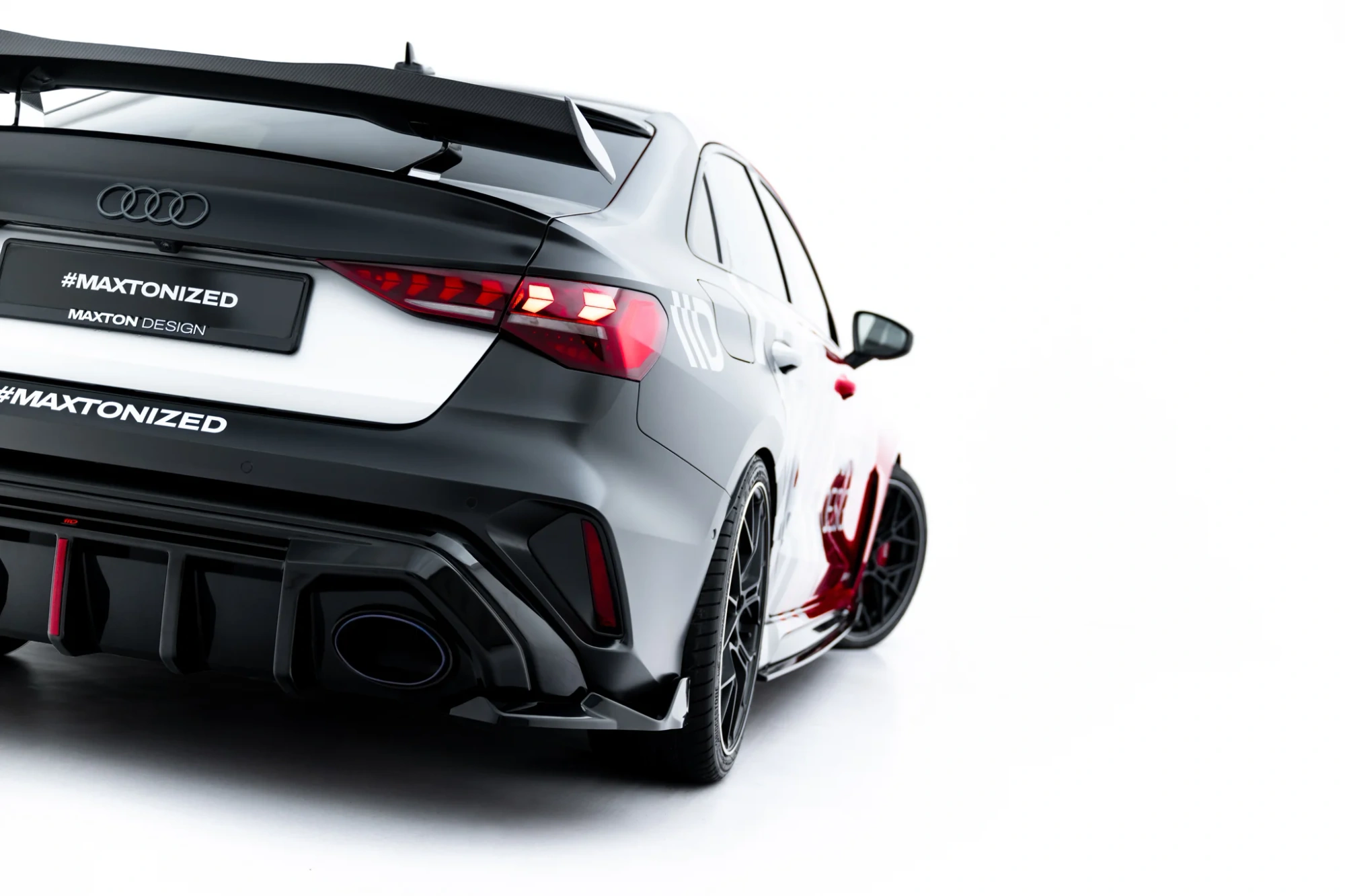 Zij-Diffuser Audi RS3 Sedan 8Y Facelift Maxton Glans Zwart V.2