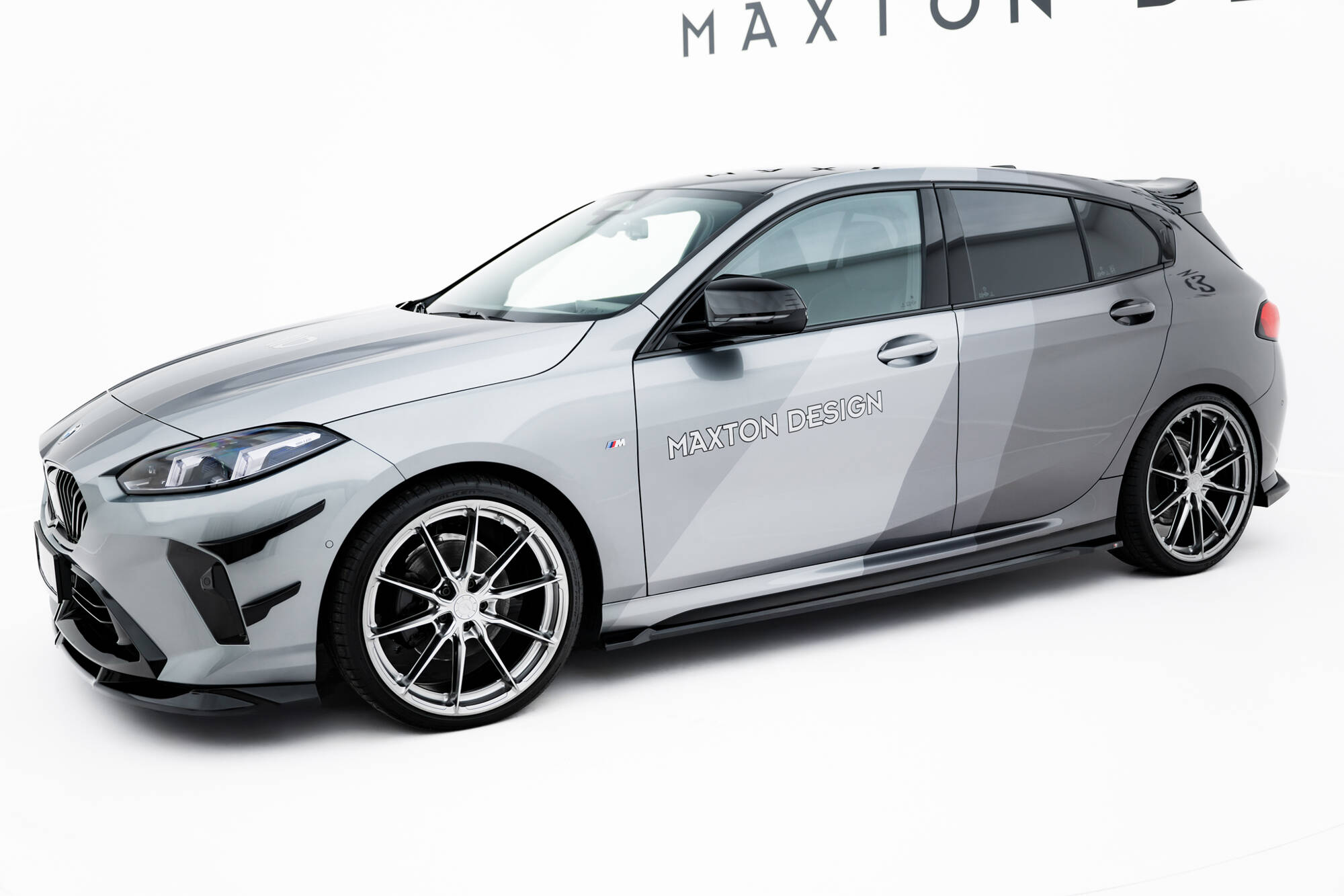 Zijskirts V.3 BMW M135i / 1 M-Pack F70 Maxton Glanzend zwart