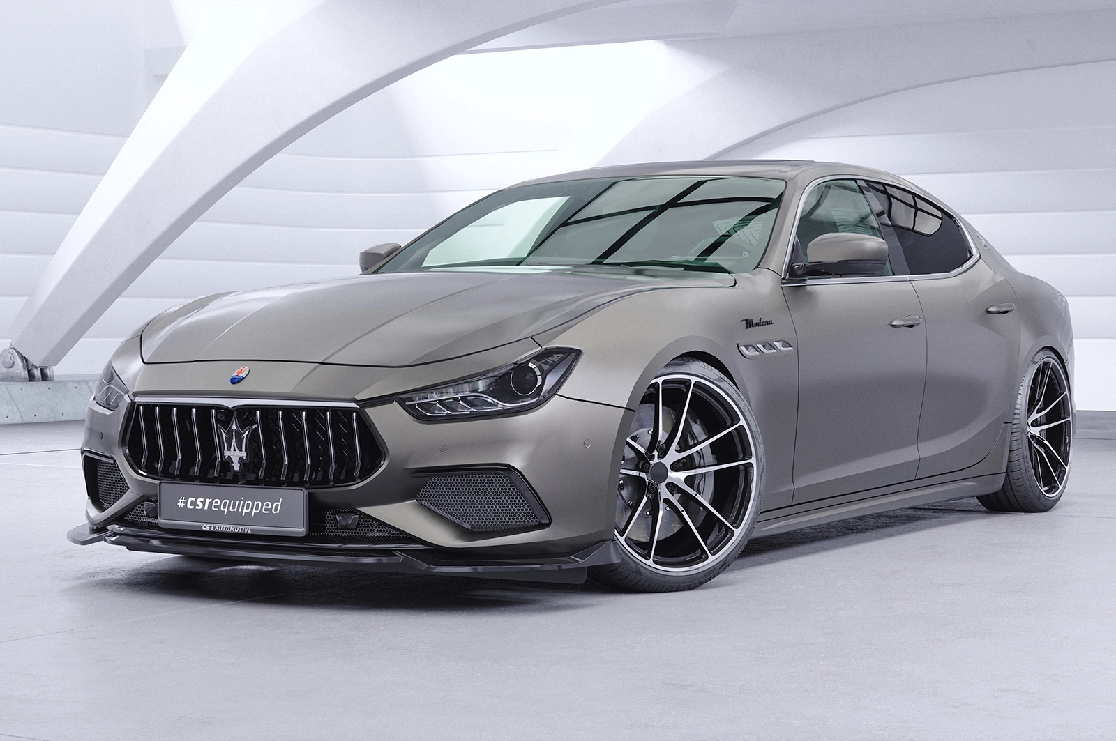 Voorspoiler Maserati Ghibli III (Tipo M157) glans zwart