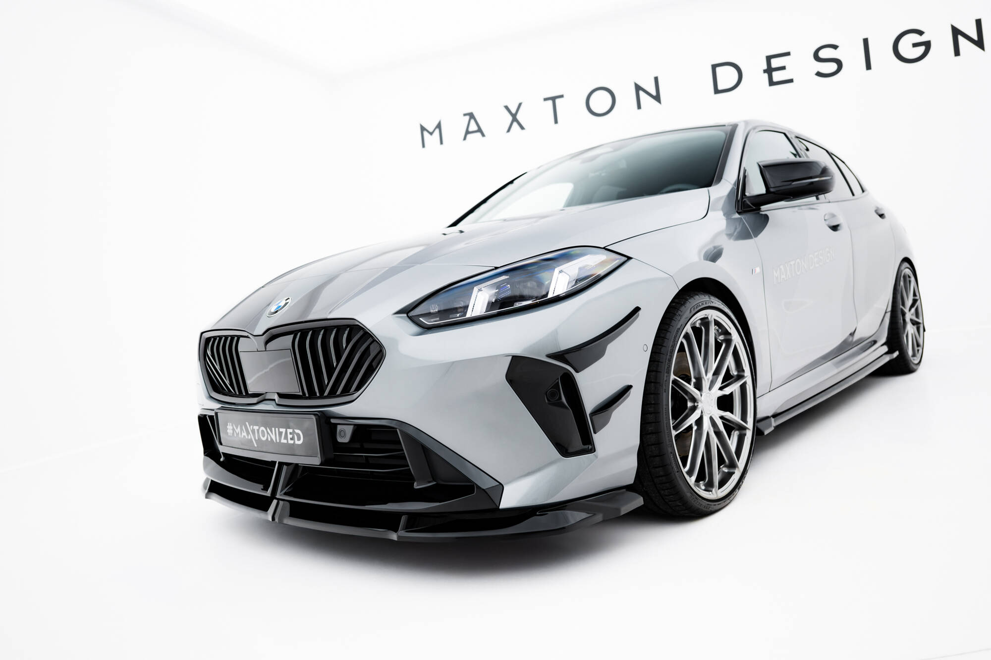 Bodykit V.3 BMW 1 M-Pack F70 Maxton Glanzend zwart