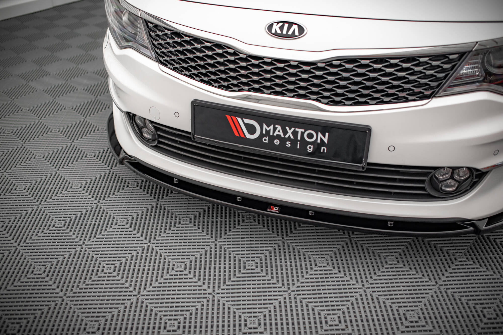 Bodykit Kia Optima MK4 Maxton Glanzend zwart
