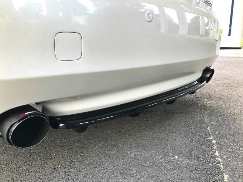 Centrale Achterspoiler Lexus GS 300 Mk3 Facelift (Met Verticale Bars) Glanzend Zwart