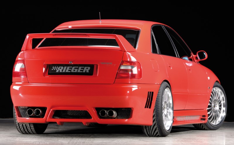 Achterbumper Audi A4 B5 met zijdelingse intakes zonder PDC niet