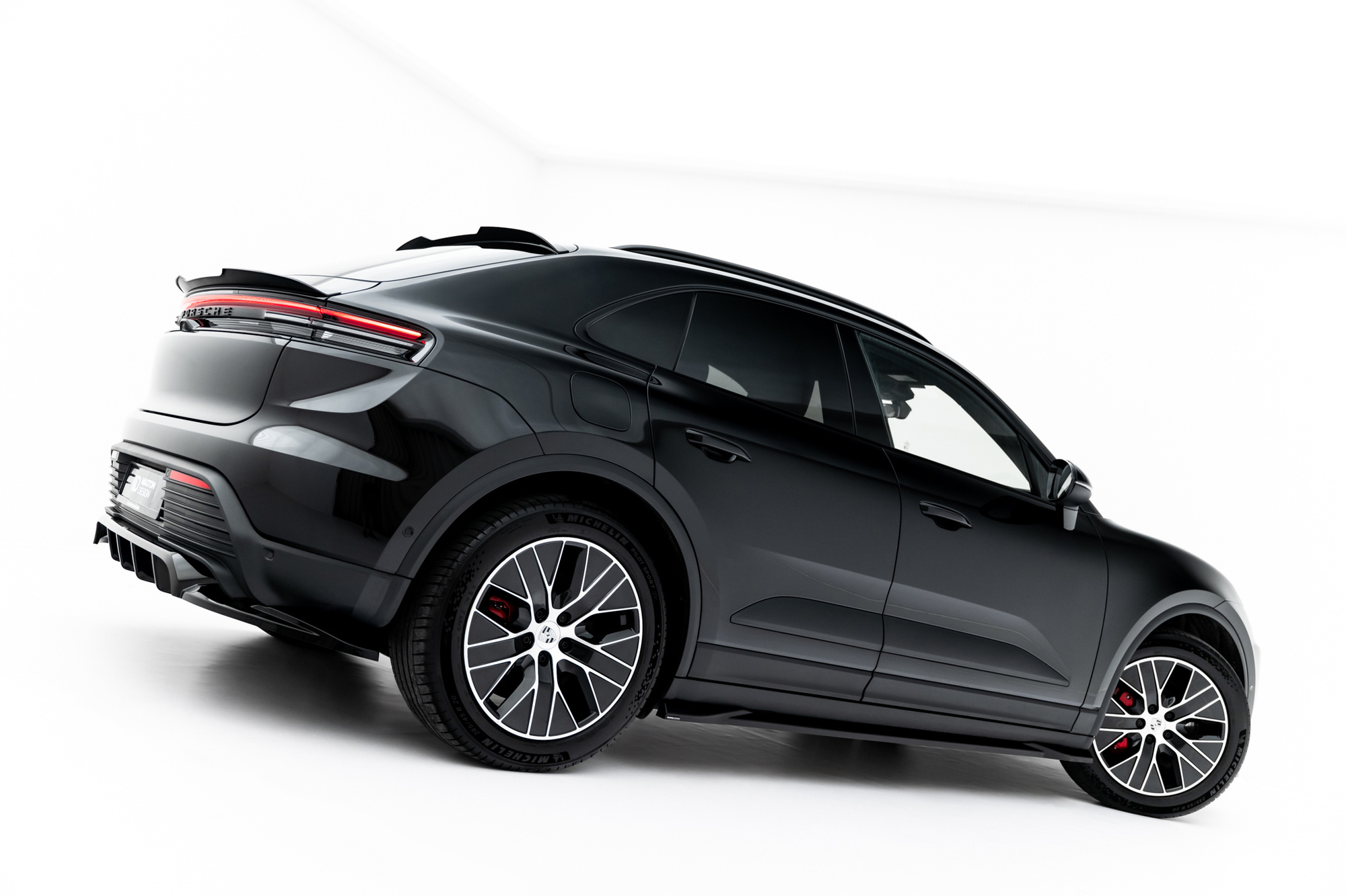 Zijskirt Porsche Macan EV Mk1