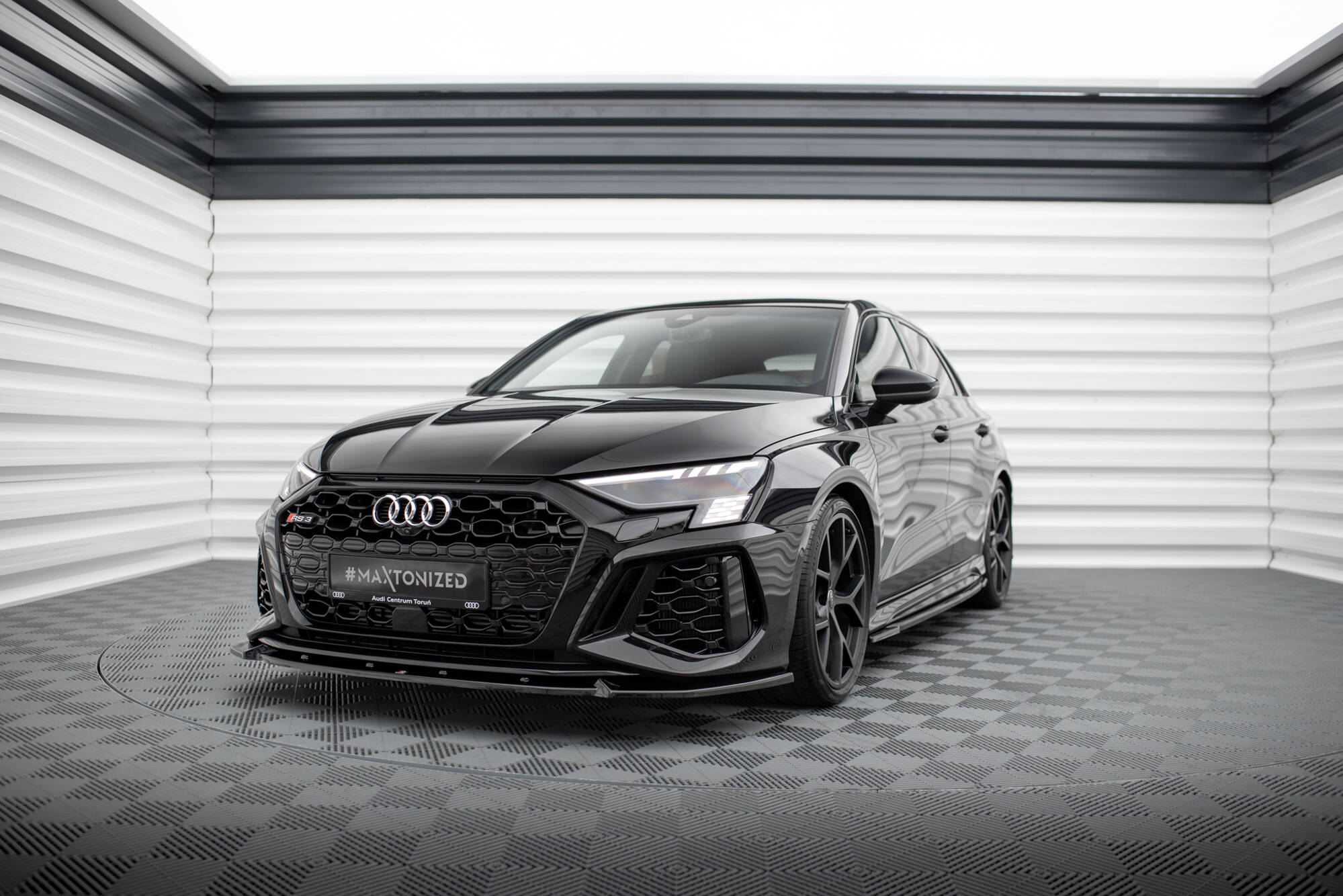 Bodykit Audi RS3 Sportback 8Y Maxton Glanzend zwart