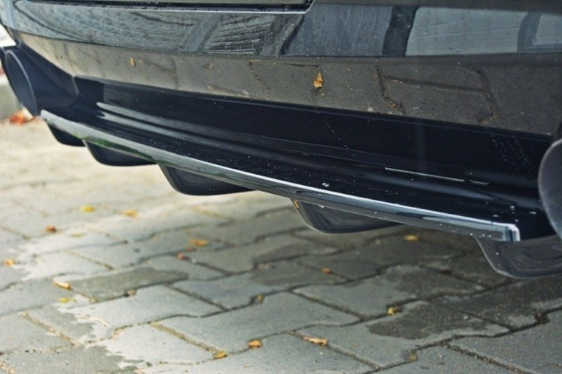 Centrale Achterspoiler BMW 5 F11 M-PACK (past op twee dubbele uitlaatuiteinden) Glanzend Zwart