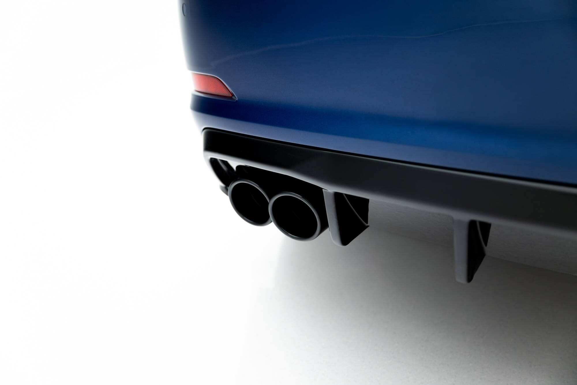 Achter Diffuser passend voor Audi A3 Sedan 8V (Versie met dubbele uitlaatuiteinden aan één kant) Maxton