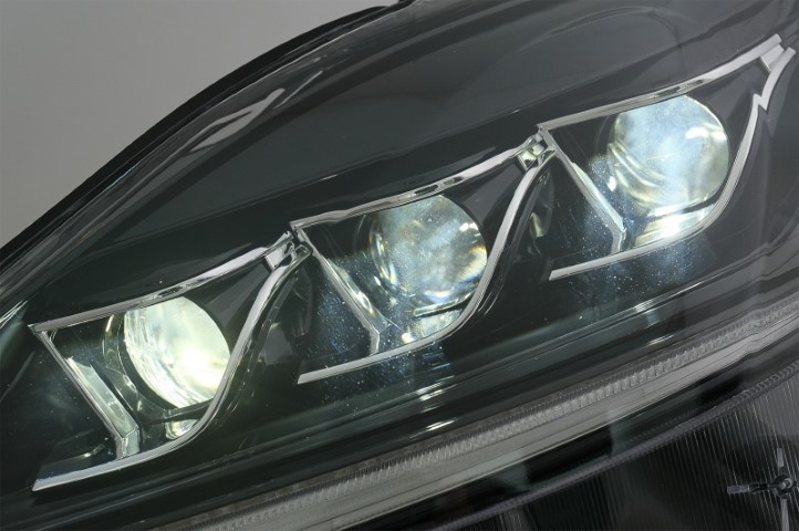 Faros BMW E90 Dayline Los ojos del Diablo