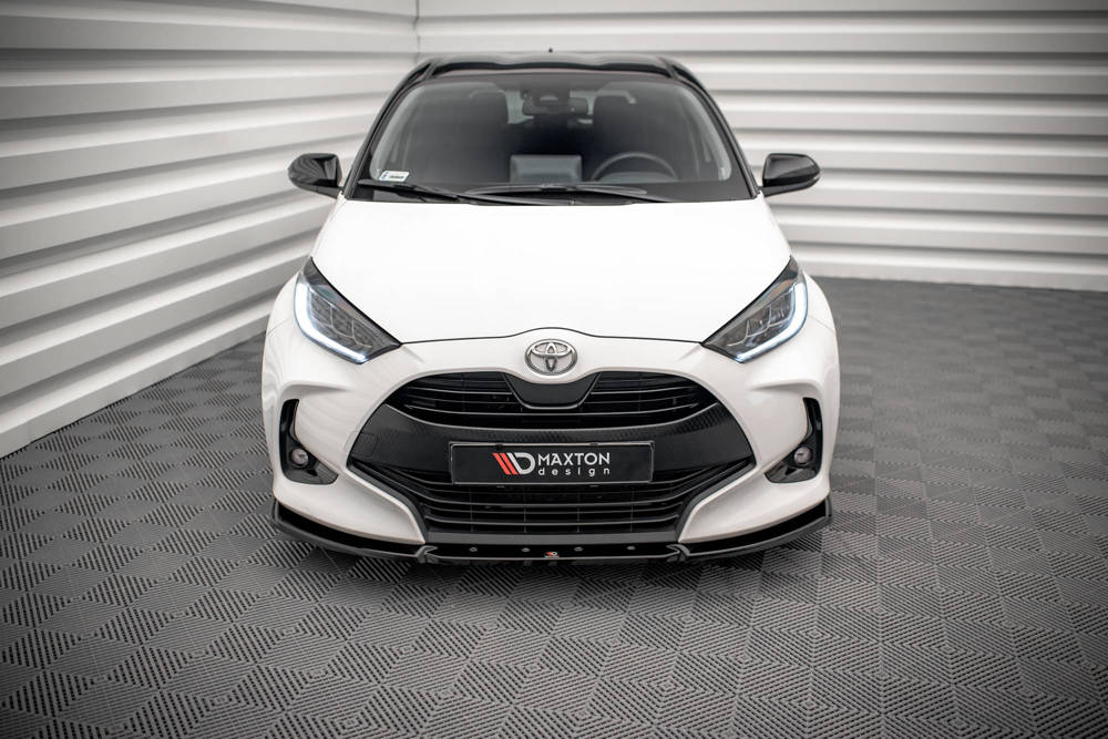 Voorspoiler V.2 Toyota Yaris MK4 Maxton Glans Zwart