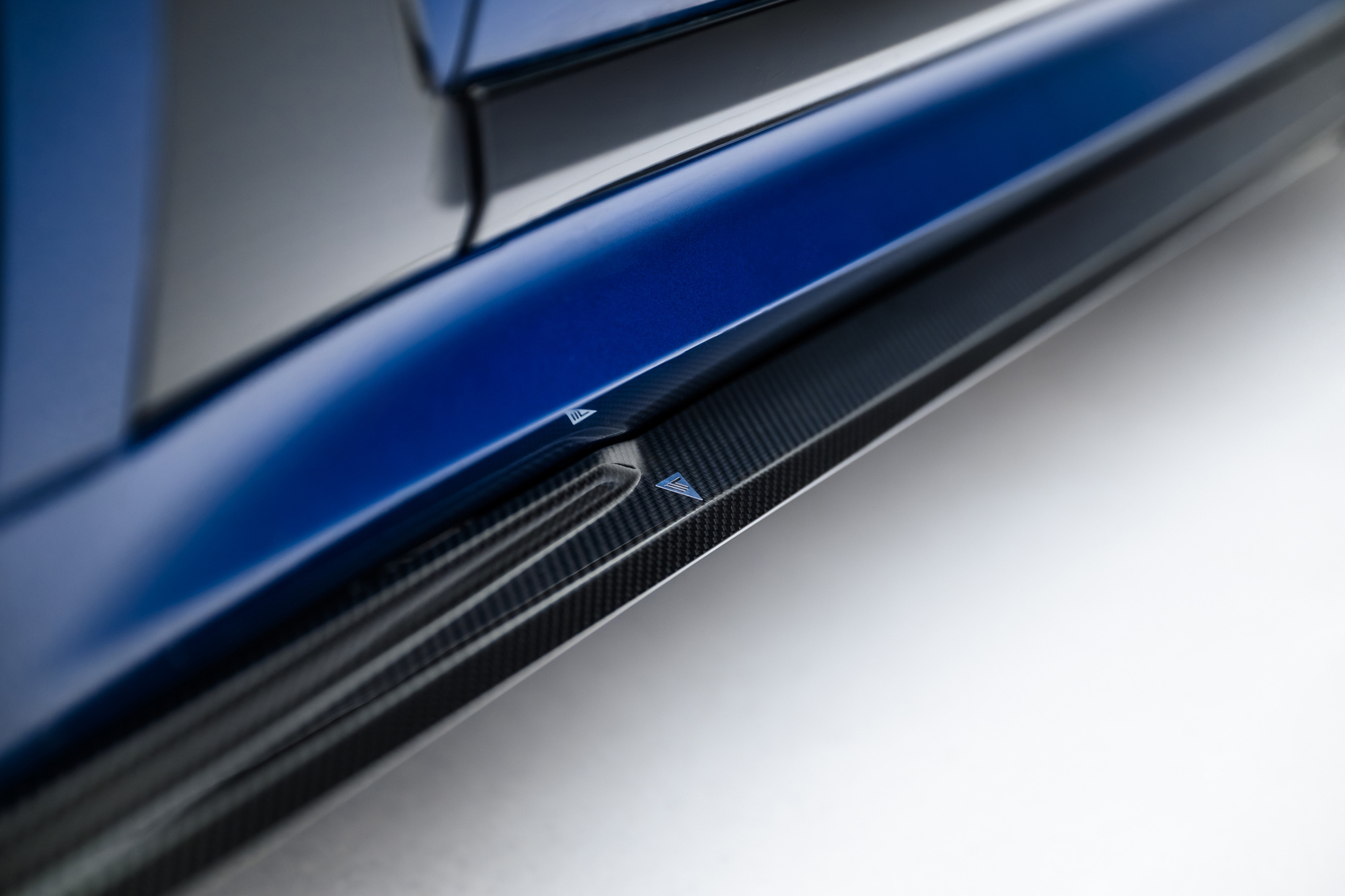 Prepreg Carbon Fiber Side Skirts BMW X7 M-Pack G07 – Maxton Design