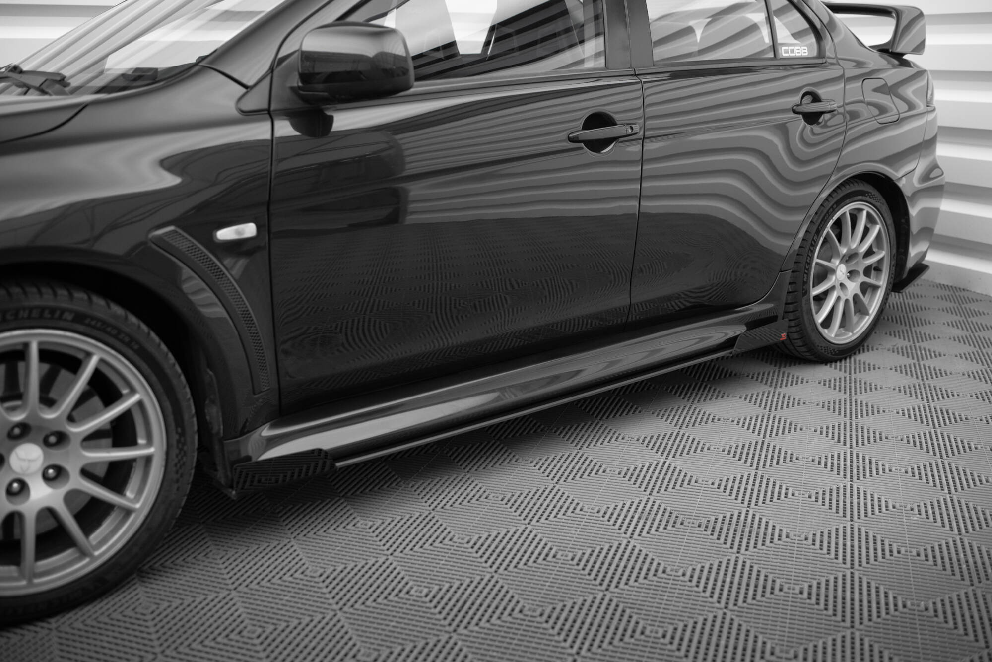 Street Pro Zijskirts + Flaps Mitsubishi Lancer EVO X Maxton Glanzend zwart