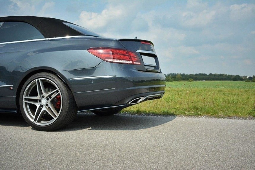 Achter zijskirts Mercedes E W212 Maxton Design glans zwart