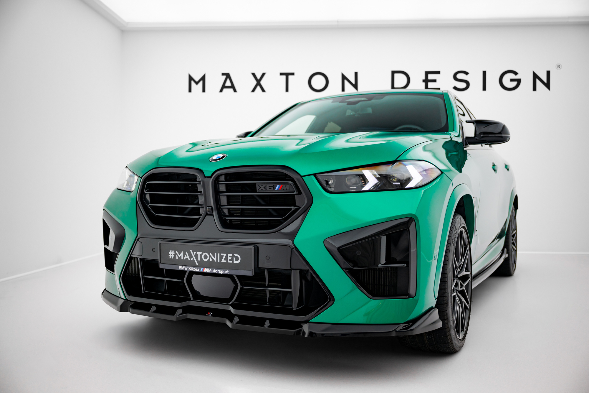Bodykit BMW X6 M F96 Facelift Maxton Glanzend zwart