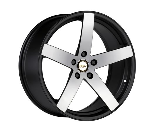 Deluxe Uros K Black Matt Polish 9,5x19 5x120 ET38 Velgen