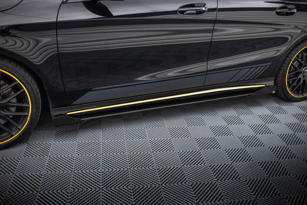 Zijskirts met Canards Street Pro Mercedes AMG CLA 45 C117 FL Maxton