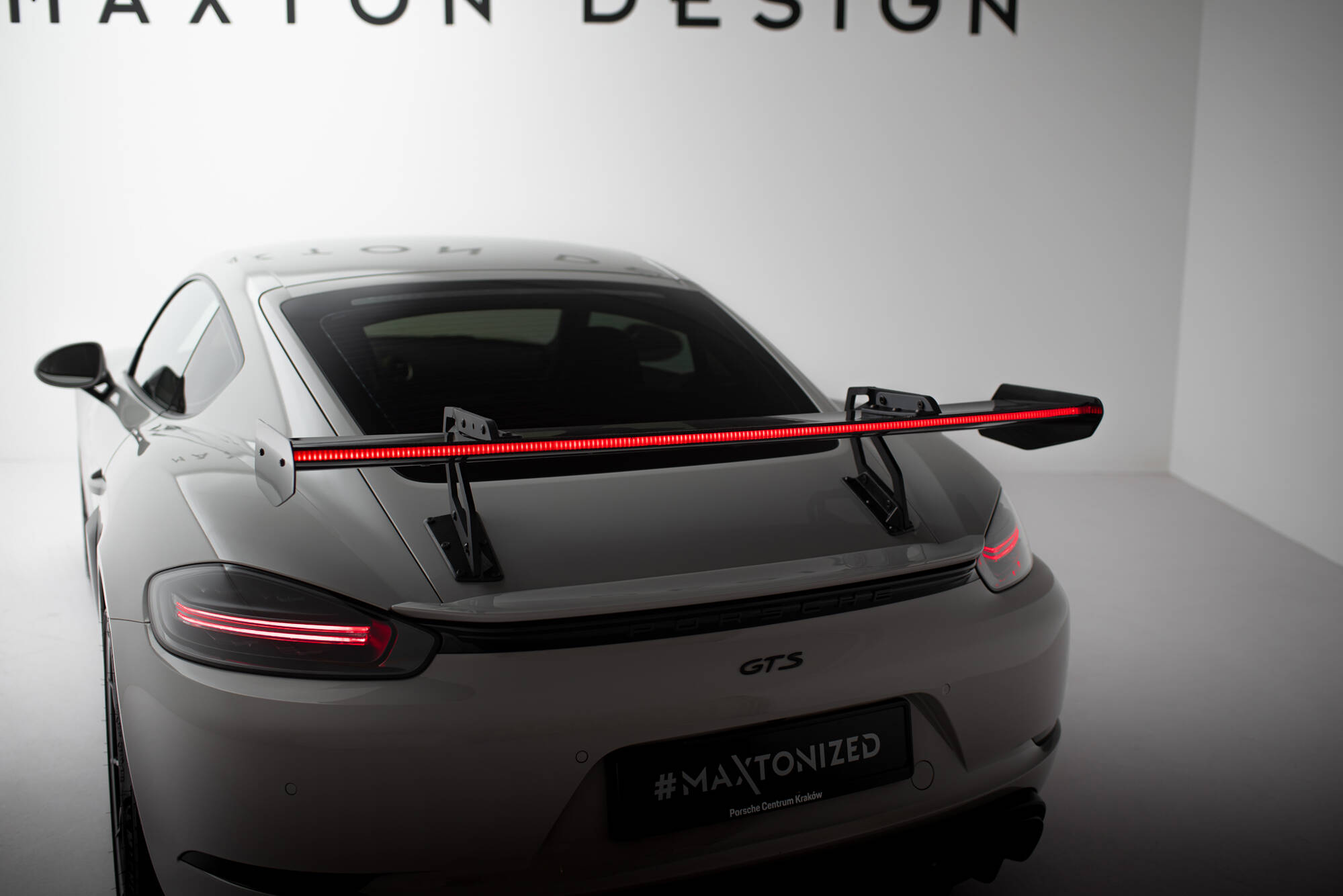 Carbon Spoiler V.2 + LED Porsche 718 Cayman 982C Maxton