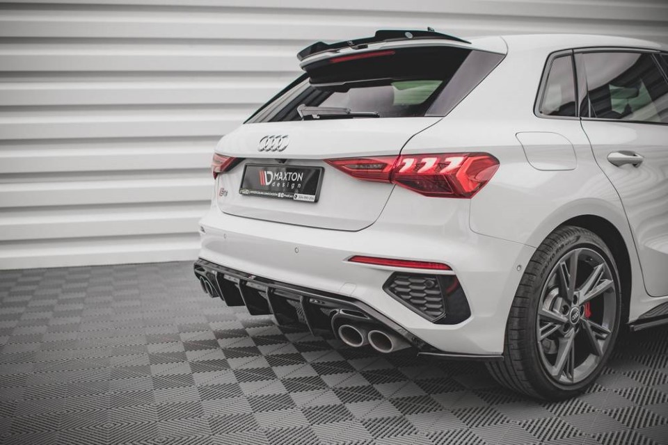 Achteraanzet Audi S3 8Y Glanzend zwart
