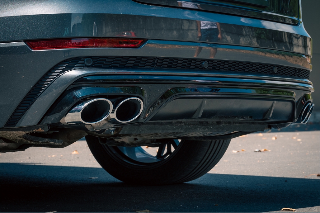 Audi Q8 SQ8 Diffuser S-Line Glans Zwart Zilveren Sierstukken