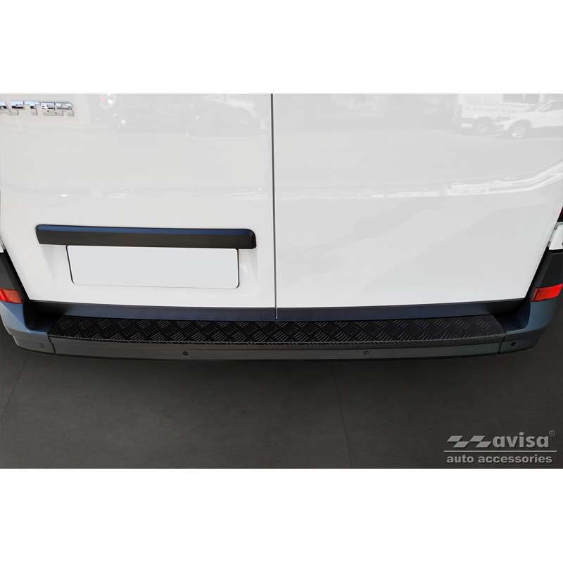 Matzwart Aluminium Achterbumperprotector  Volkswagen Crafter & MAN TGE 2017- 'Riffled Plate'
