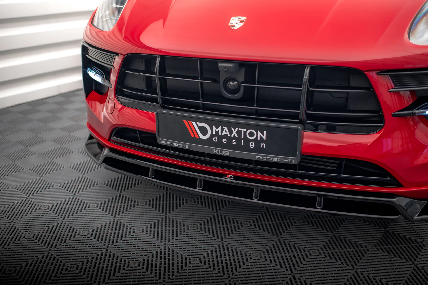 Voorspoiler Porsche Macan GTS / Sport Design Mk1 Facelift Glans Zwart
