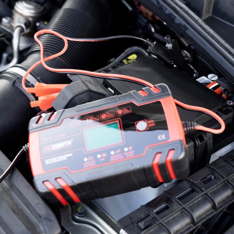 EPCBC02 8A 12/24V BATTERY CHARGER WITH BATTERY REPAIR FUNCTION