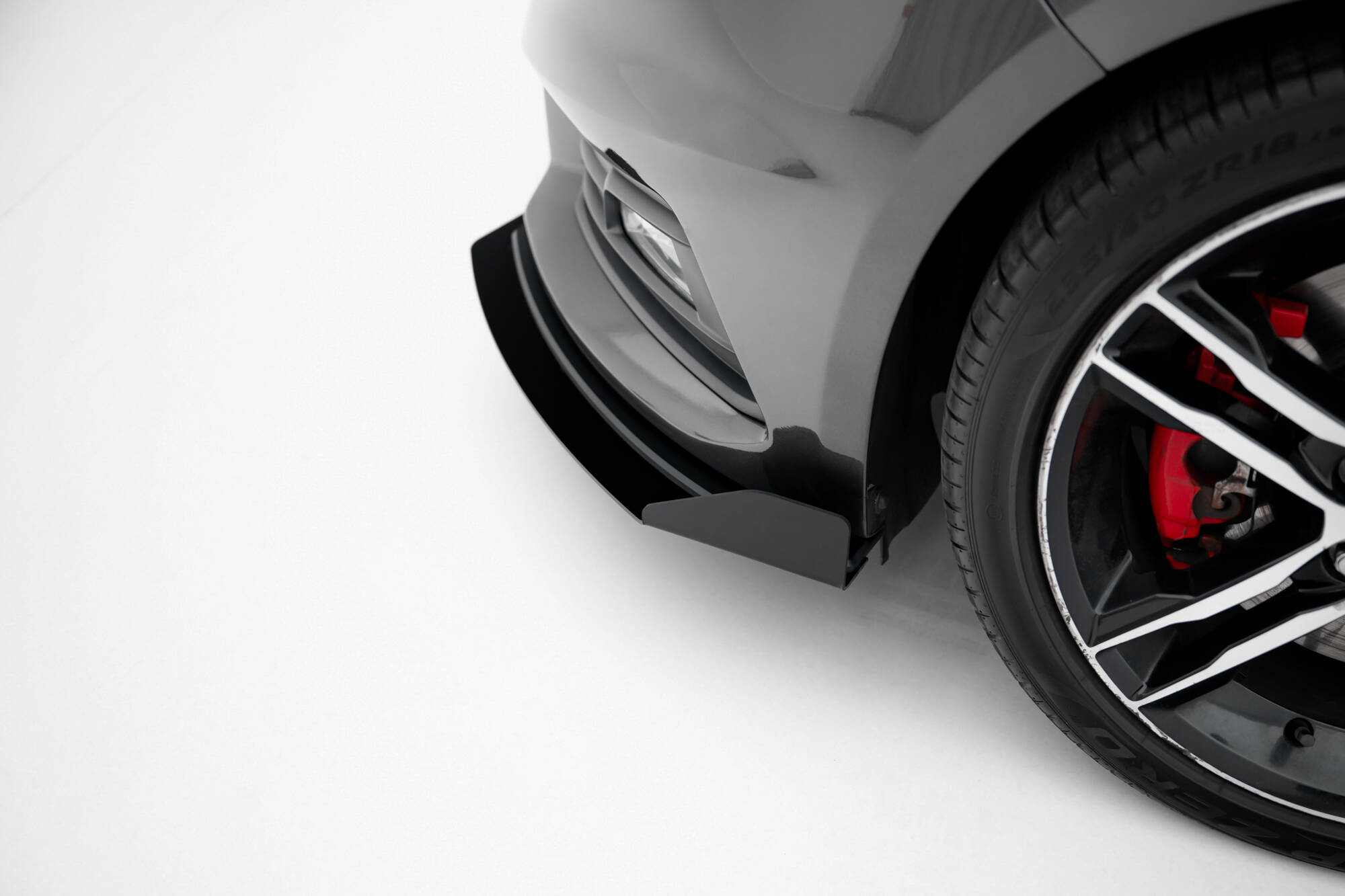 Street Pro Voorspoiler + Flaps Ford Focus ST MK3 Facelift Maxton Glanzend zwart