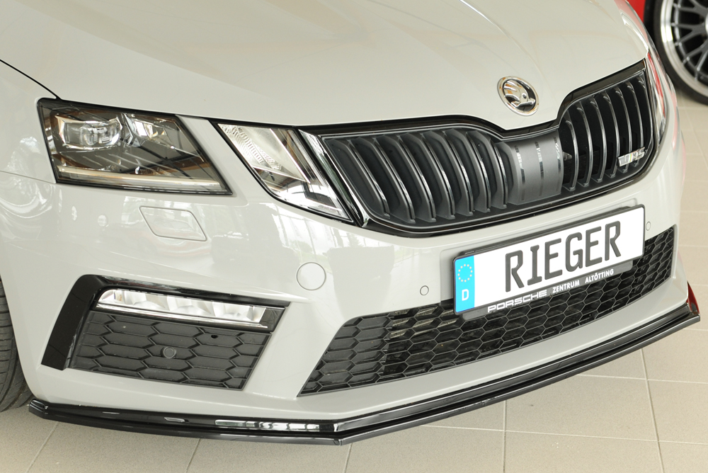 Spoilerzwaard Glossy Black Rieger Skoda Octavia RS 5E 2017-