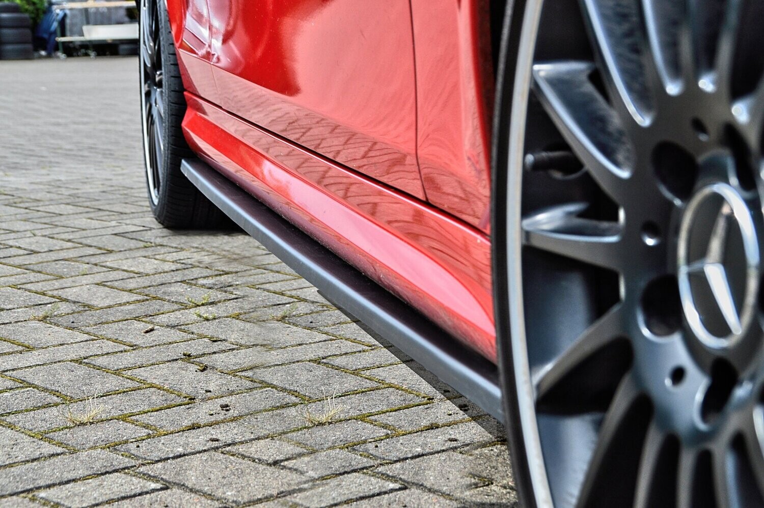 Zijskirts Mercedes C63 AMG, Type 204