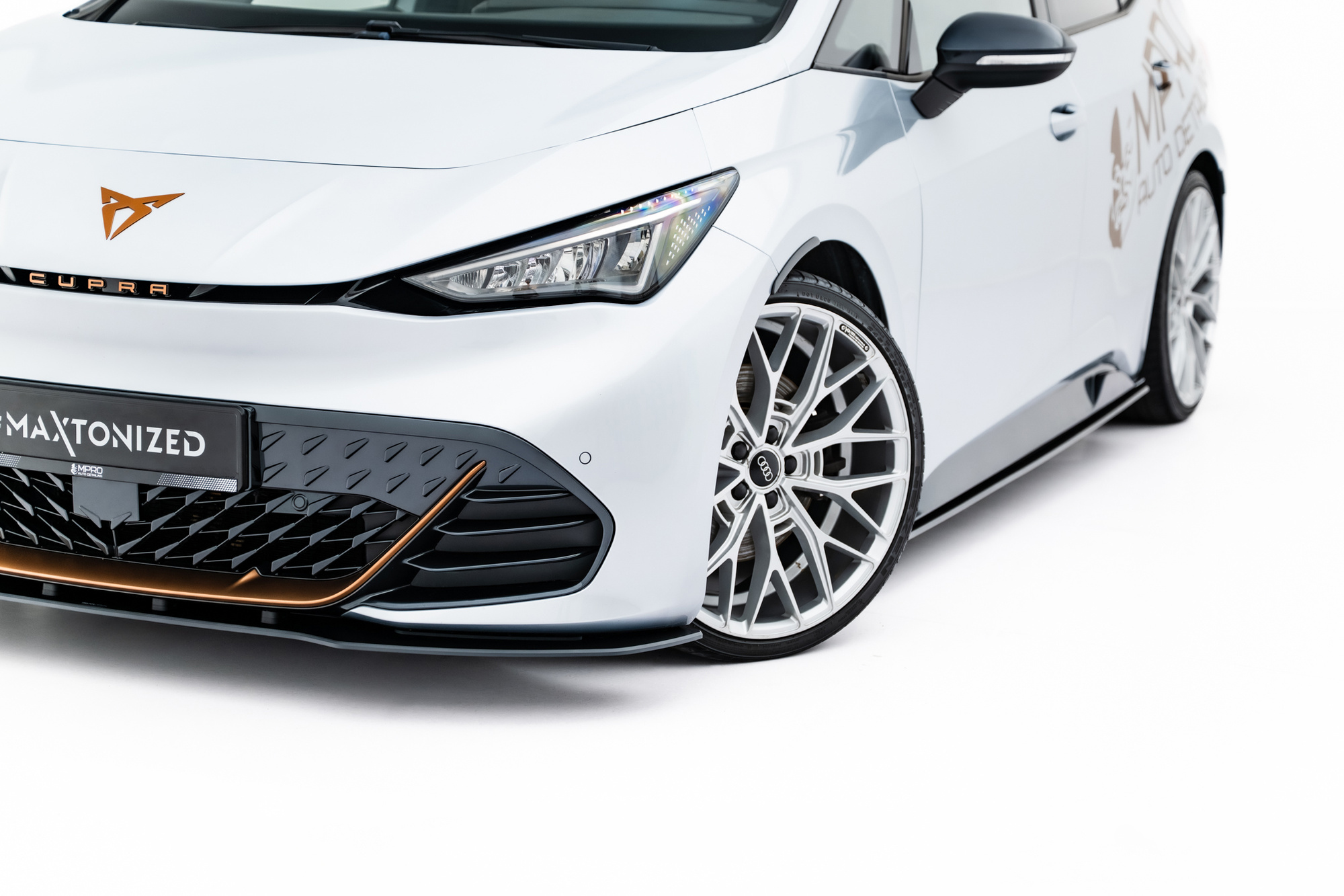 Street Pro Voorspoiler Cupra Born Mk1 2021 – Maxton Design