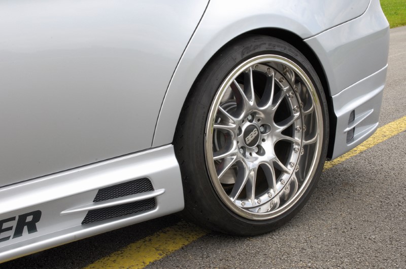 Zijskirts BMW E90 met 2 schacht en 2 uitsnedes Rieger
