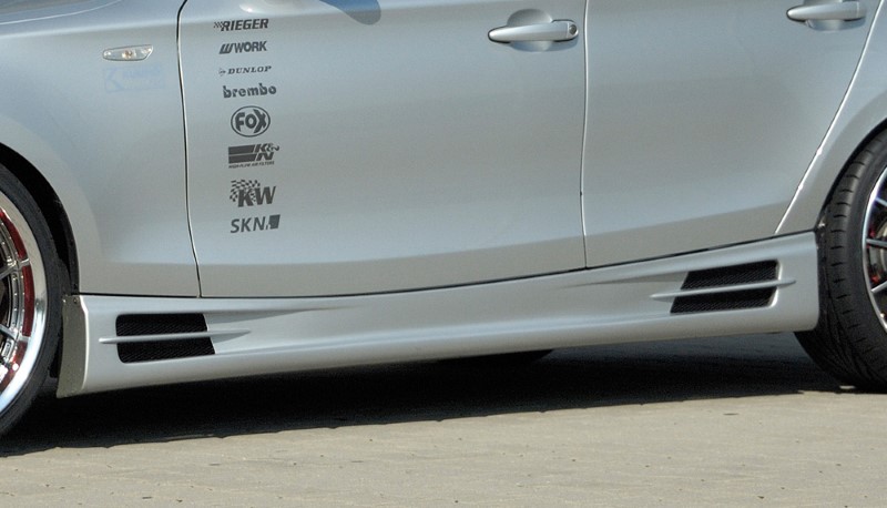 Zijskirts BMW E87 met 2 schacht en 2 uitsnedes Rieger