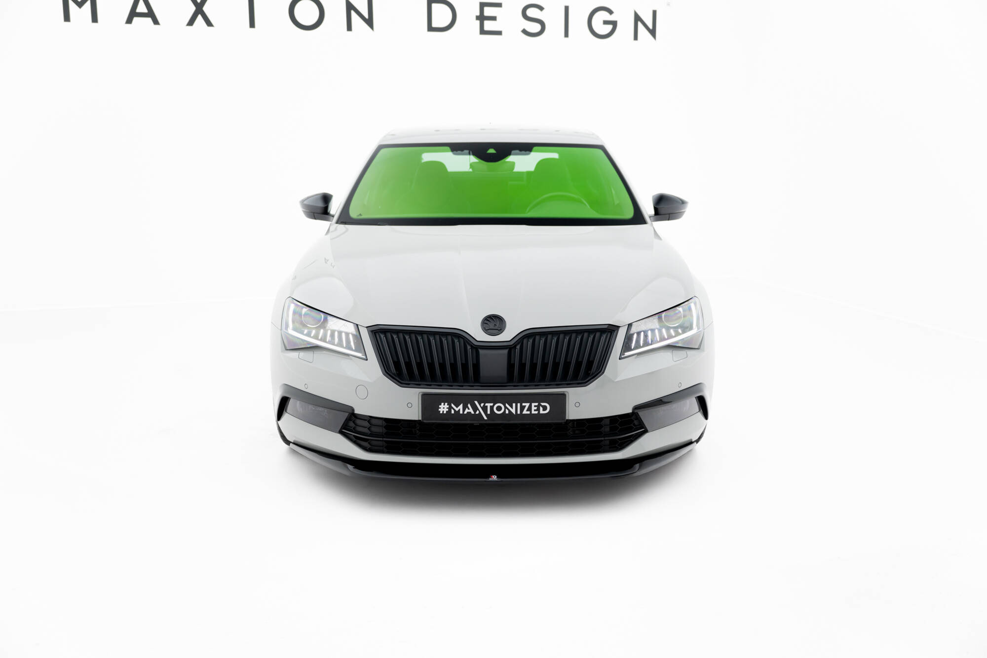 Bodykit V.2 Skoda Superb Liftback MK3 Maxton Glanzend zwart