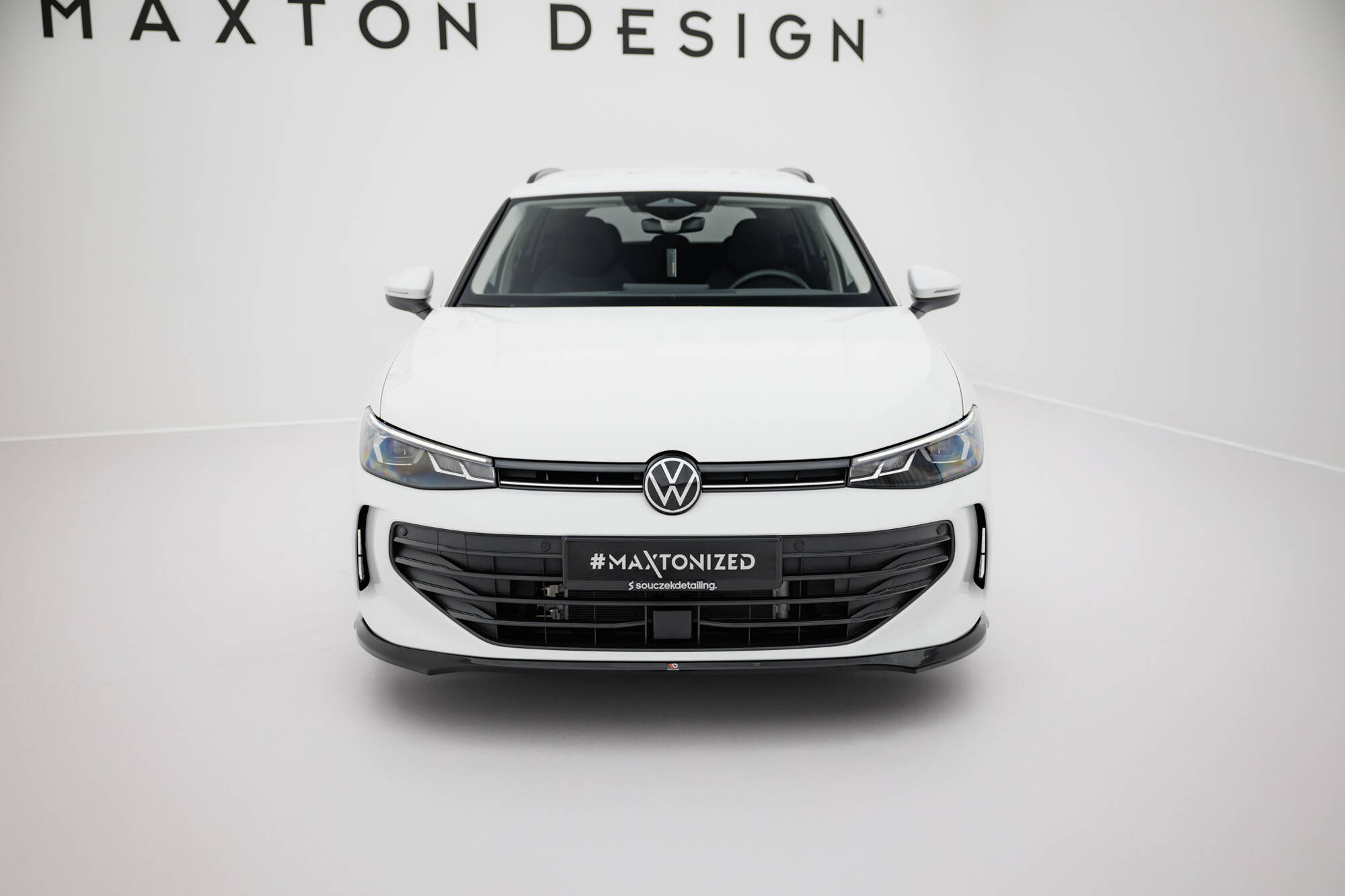 Bodykit Volkswagen Passat B9 Maxton Glanzend zwart