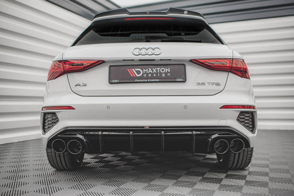 Diffuser Audi A3 8Y S-Line Glanzend zwart met Chrome Sierstukken