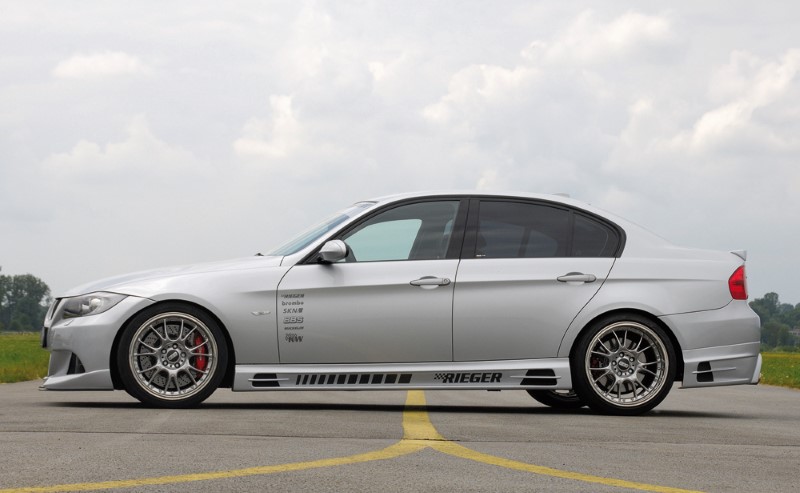 Zijskirts BMW E90 met 2 schacht en 2 uitsnedes Rieger