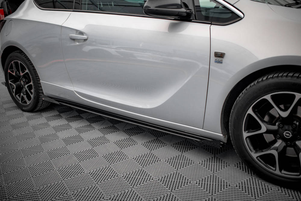 Street Pro Zijskirts met Canards Opel Astra J GTC OPC-Line Maxton