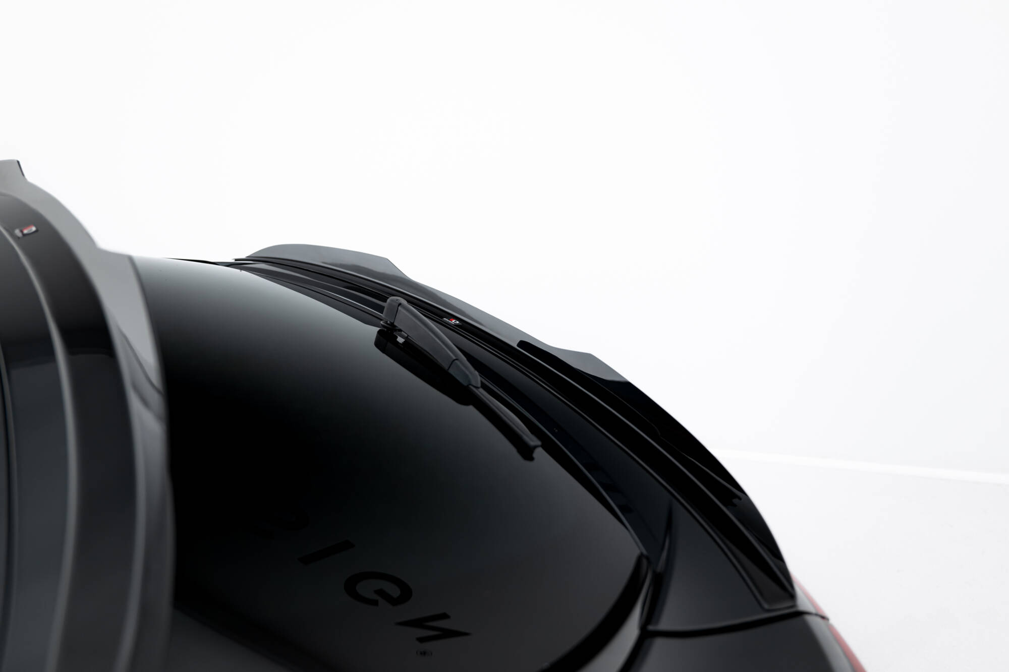 Spoiler Cap Maserati Levante GT MK1 Facelift maxton Glanzend zwart