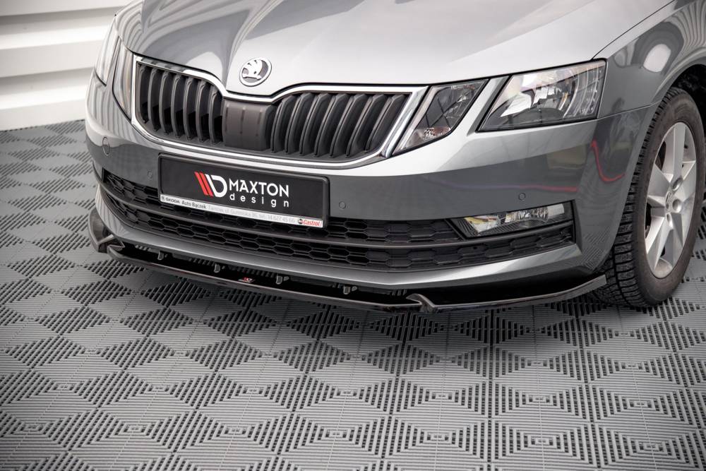 Voor splitter V1 Skoda octavia mk3 Maxton